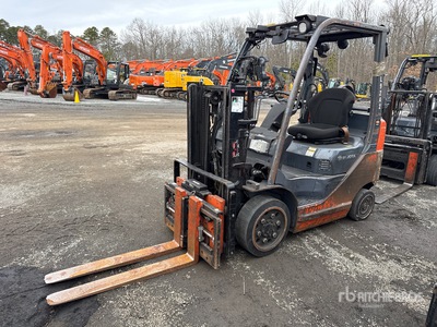 2014 Toyota 8FGCU20 4000 lb Cushion Tire フォークリフト