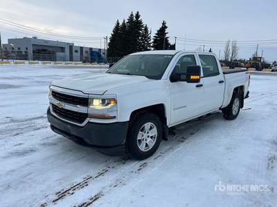 2018 Chevrolet Silverado 1500 4x4 Crew Cab ピックアップ
