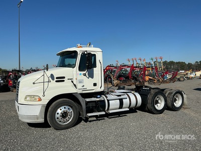 2014 Mack CXU613 6x4 トラックトラクター（T/A）