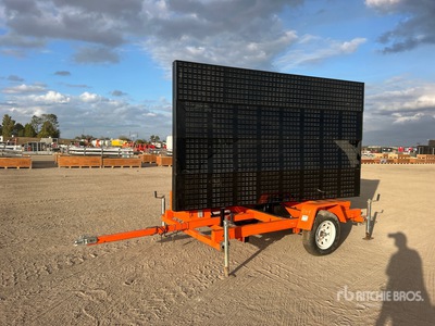 2022 American Signal Solar を見 Arrow Board