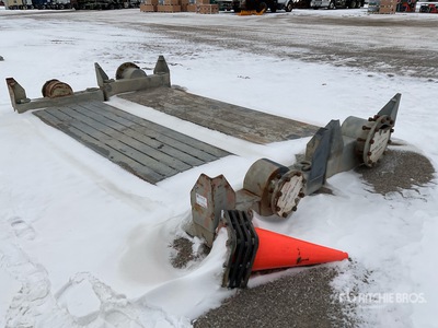 Quantity of (2) 10 In Road crossing hose ramps Divers - Équipement de pontage
