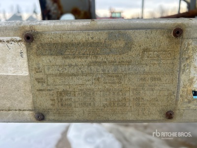 1999 Doepker 28 ft Tri/A Super B-Train Lead Remorque à grains