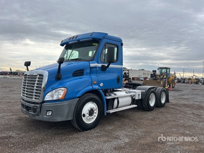 2015 Freightliner Cascadia 113 6x4 Day Cab Truck Tractor