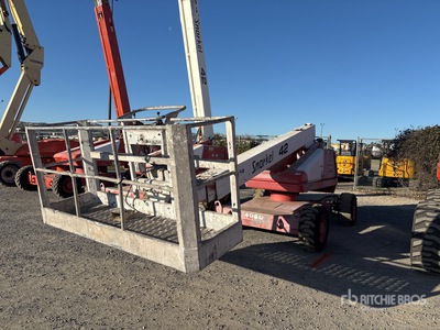 2006 Snorkel TB42 4WD Diesel Telescopic Boom Lift