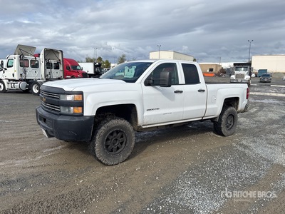 2015 Chevrolet Silverado 2500 HD 4x4 Crew Cab Pickup