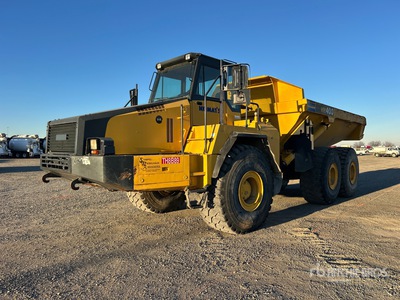2011 Komatsu HM400-2 Kiepwagen met knikbesturing