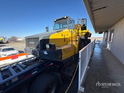 2011 Komatsu HM400-2 Tombereau