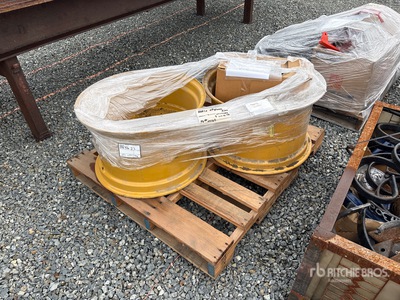 Quantity of (2) Harlo Forklift Koła