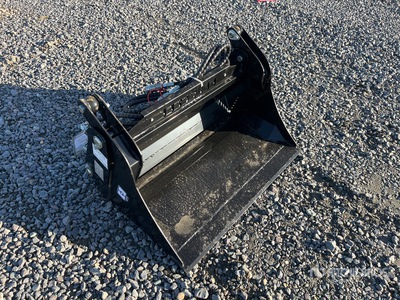 2026 GIYI GY-XKH39 Q/C Multi-Purpose Mini bucket Skid Steer Bucket (Unused)