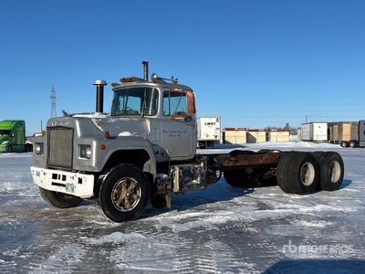 1975 Mack R600 6x4 Cab and Chassis