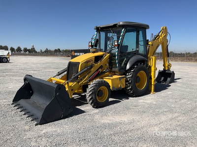2017 New Holland B80B-SS 4x4 Retroexcavadora / Terna
