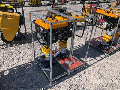 Quantity of (2) 2025 Kowloon HCR100 Lote de Bailarinas (Sin Usar) / Pisón (Unused)