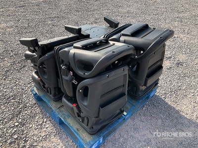 Quantity of (8) 2025 UNI YY53,YS2-8 Lote de Asientos de Operador (Sin Usar) / Operator Seats (Unused)