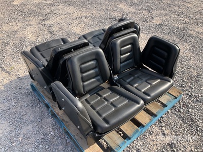 Quantity of (10) 2025 UNI YY03 Lote de Asientos de Operador (Sin Usar) / Operator Seats (Unused)