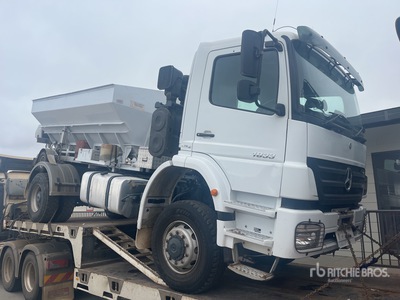 2009 Mercedes-Benz 1833 Axor Fertilizer Spreader Truck