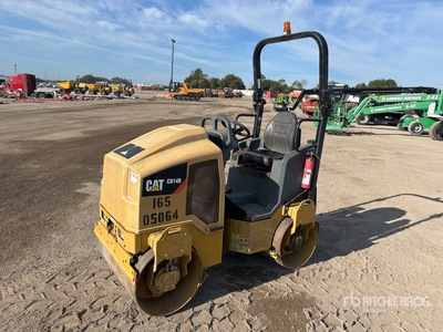 2015 Cat CB14B مدحلة ذات اسطوانتين