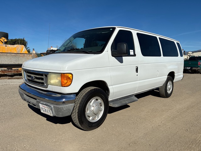 2006 Ford E-350 XLT 10 Passenger Van