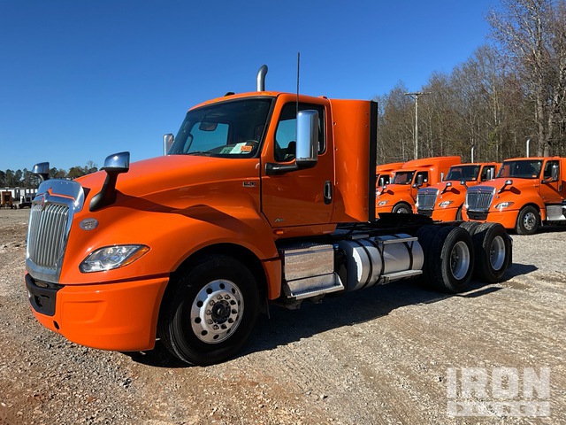 3HSDZTZR4PN659654 International Lt 625 Photo 1