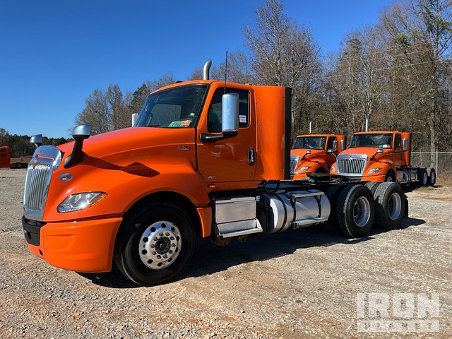 3HSDZTZR4PN659962 International Lt 625 Photo 1