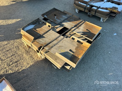 Quantity of (10) 2025 Kit Containers QT-F-BLANK لوحة تركيب للسكيد ستير (Unused)