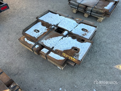 Quantity of (10) 2025 Kit Containers QT-F-BLANK لوحة تركيب للسكيد ستير (Unused)