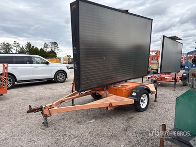 Ver-Mac Solar を見 Arrow Board