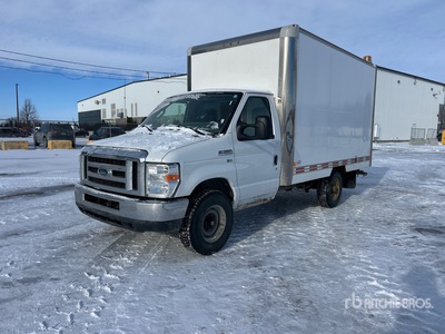 2012 Ford E-350 4x2 شاحنة فان