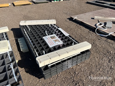 Quantity of (40) Black Metal Rail Panel 6 Gauge 36 In X 72 In Varios otros