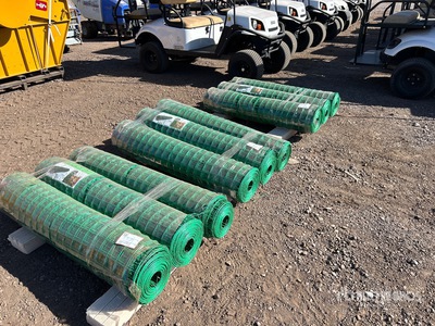 Quantity of (3) Green Vinyl Coated Lawn سياج