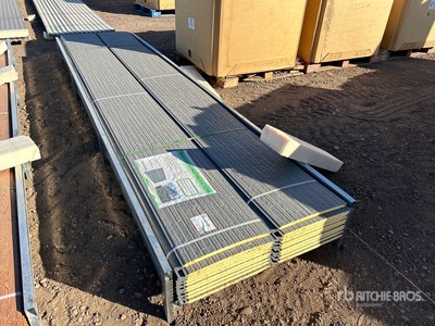 Quantity of (20) Grey Polyurethane Insulated Metal Wall Panels Varios otros