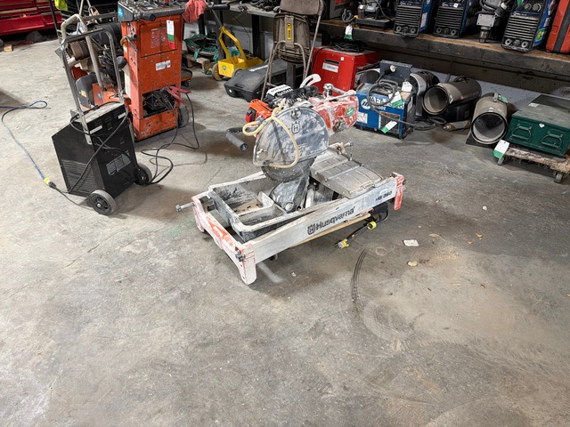 2022 Husqvarna MS360 w/Stand Brick Cutter