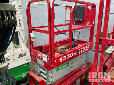 2016 MEC 1330SE Electric Scissor Lift (Inoperable)