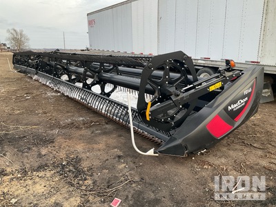 2021 MacDon FD145 45 ft Flex Draper رأس الحصادة المجمعة (Inoperable)