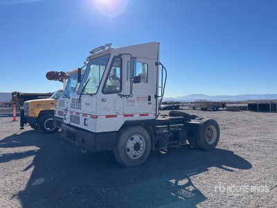 2006 Ottawa 30 4x2 Spotter Truck (Inoperable)