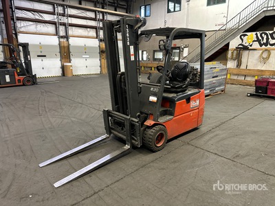 2015 Linde E209-346 4409 lb شاحنة رفع كهربائية