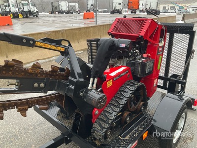 2023 Toro TRX-300 溝掘り機