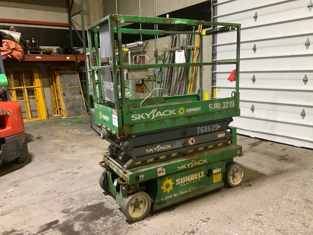 2015 Skyjack SJIII 3219 Electric Scissor Lift
