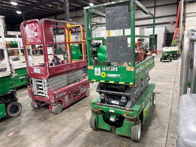 2015 Skyjack SJIII 3219 Electric Scissor Lift