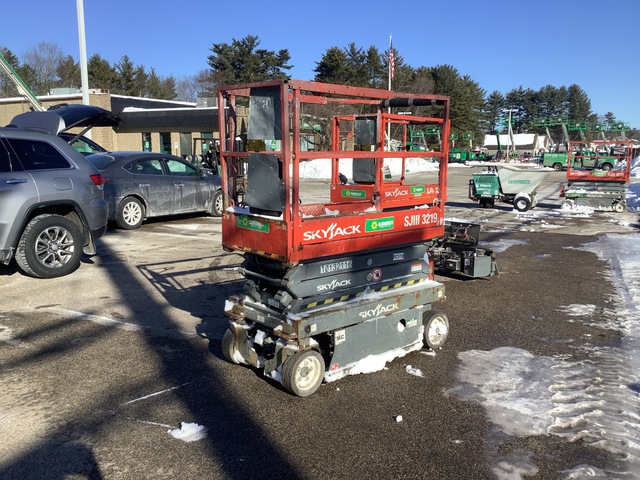 2016 Skyjack SJIII 3219 Electric Scissor Lift 2016 Skyjack SJIII 3219 Electric Scissor Lift