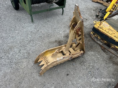 2020 Felco 36 in Baggerdaumen