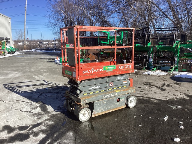 2015 Skyjack SJIII 3219 Electric Scissor Lift