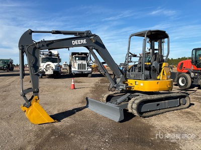 2001 John Deere 50 ZTS حفارة صغيرة