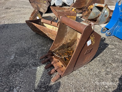 22 in Q/C Digging Rear Backhoe Bucket
