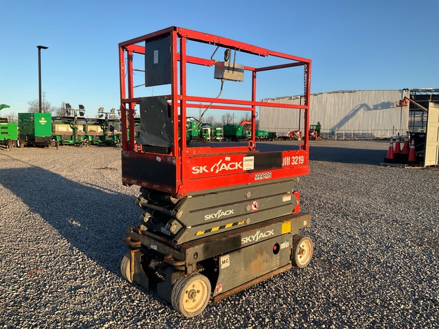 2016 Skyjack SJIII 3219 Electric Scissor Lift