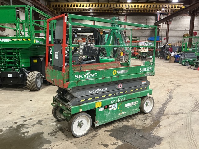 2016 Skyjack SJIII 3220 Electric Scissor Lift