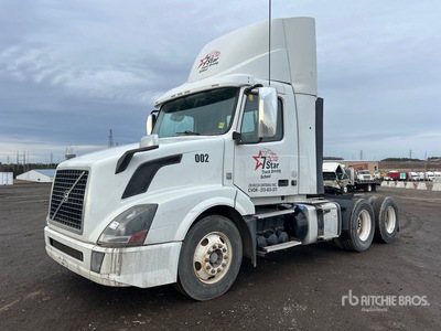 2016 Volvo VNL670 6x4 T/A Dagcabine Trekker