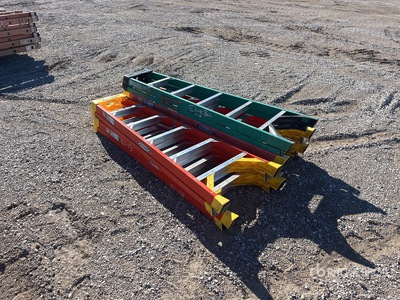 Quantity of (5) 6 ft はしご