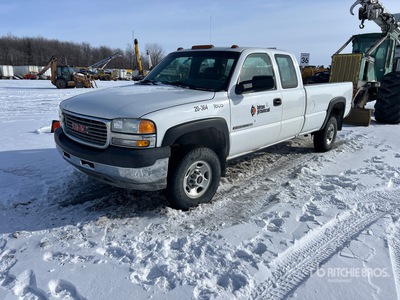 2002 GMC Sierra 2500HD 4x2 Extended Cab Pickup (Inoperable)