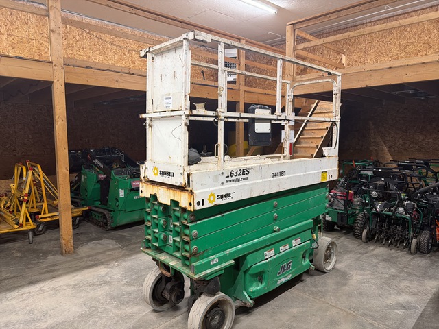 2015 JLG 2632ES Electric Scissor Lift