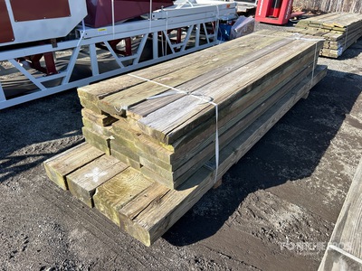 Quantity of (24) Surplus Pressure Treated 3 in x 10 in, 6 in x 10in x10 ft - 12 ft 木材